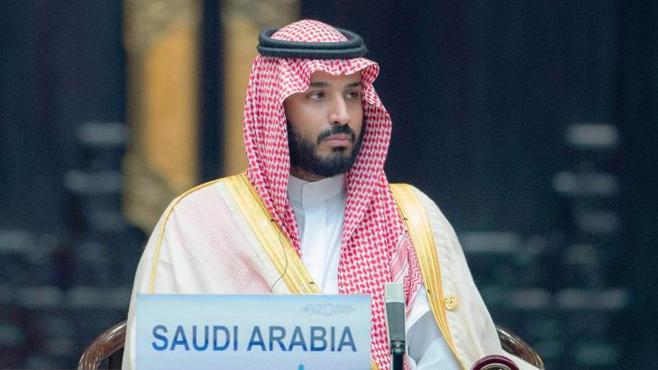 ورد الان ولي العهد السعودي يكشف عن عجز مالي يهدد يأزمة رواتب في المملكة وخيارين اثنين First Press الأول برس
